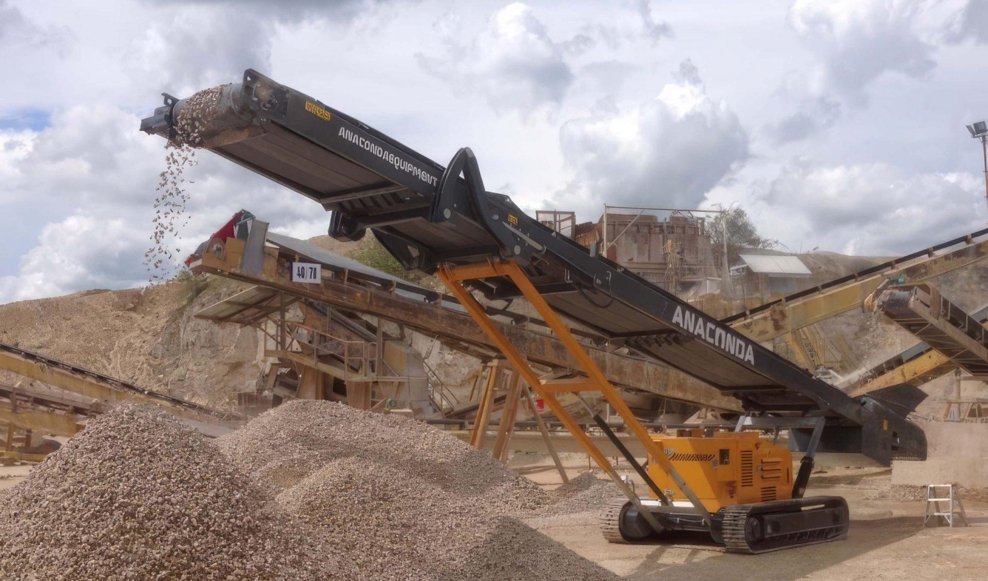 tr60-tracked-conveyor